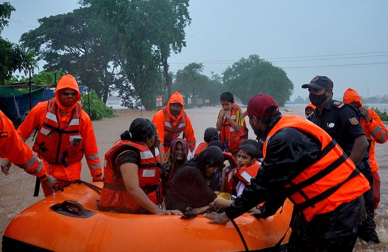 Banjir dan Tanah Longsor Tewaskan 113 warga India Barat