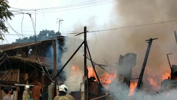 Seragam Dilahap Api, Siswa Kemayoran Jakarta Pusat Gagal Ikuti PTM