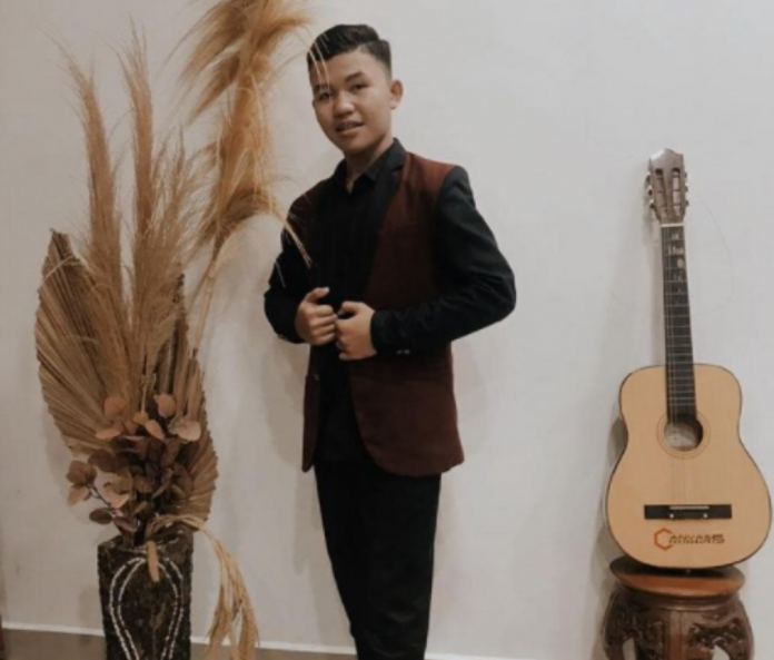 Theo Samuel Pasaribu, Anak Muda Kampar yang Pernah Ikut Audisi X Factor Indonesia