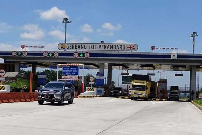 Tak Punya Saldo E-Toll Penyebab Menumpuknya Kendaraan di Gerbang Tol Pekanbaru-Dumai