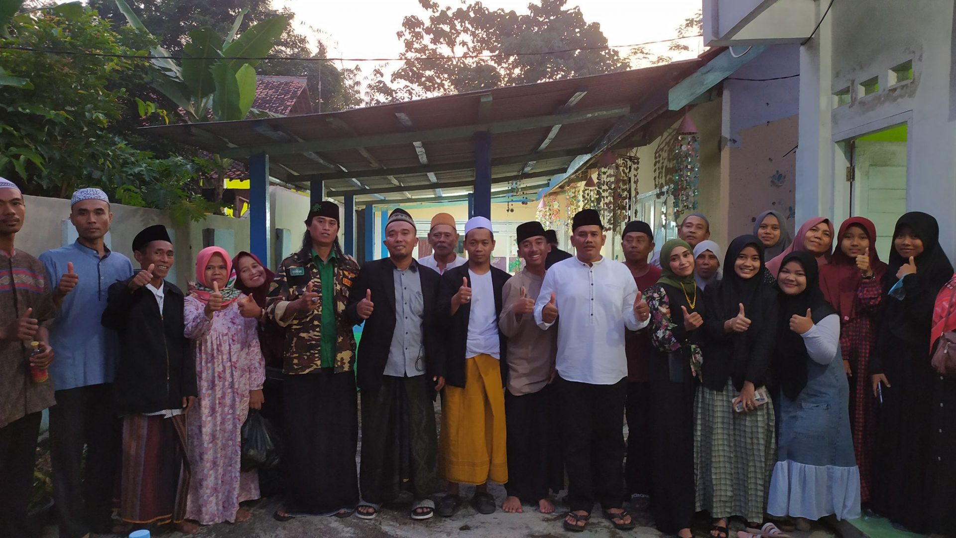 Yayasan Hidayatul Islam Bakti Sosial bersama Komunitas Sosial Purwakarta