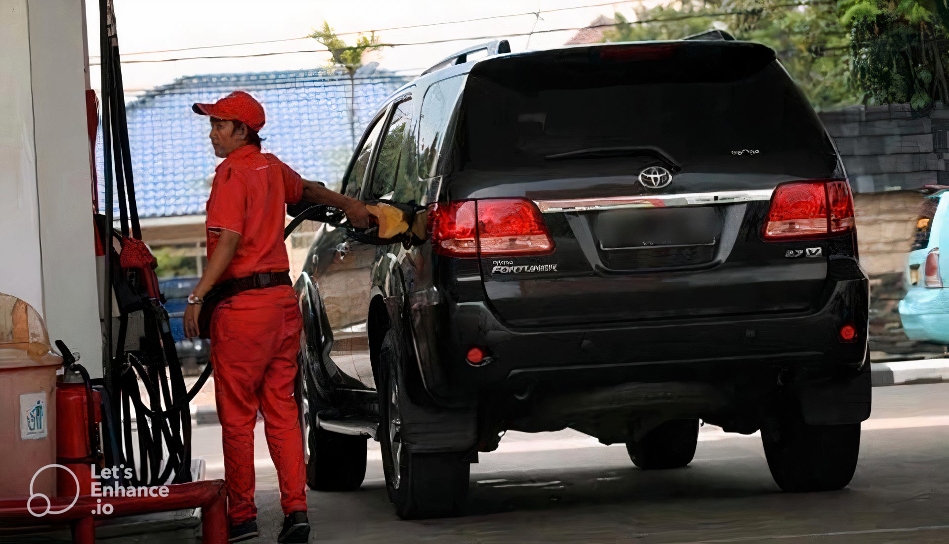 Gubernur Riau Larang Mobil Fortuner dan Pajero Pakai BBM Subsidi