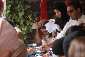 Rayakan Hari Batik Nasional, Pemerintah Turki Adakan Kegiatan Belajar Membatik dan EBRU