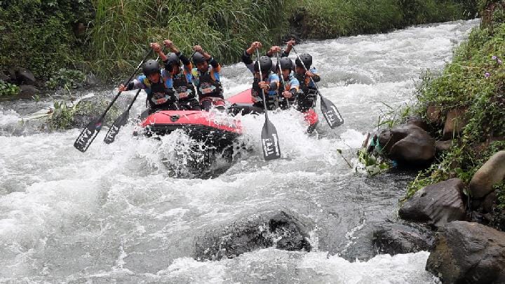 Tim Arum Jeram Sumbar Berjuang di PON XXI Raih Perunggu Nomor R4 Putri dan Peluang Medali Lain