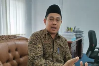 Pemilihan Gubernur dan Wakil Gubernur Sumatera Barat tahun 2024 resmi mempertemukan dua pasangan kandidat yang akan berlaga. KPU Sumatera Barat menetapkan Mahyeldi-Vasko Ruseimy dan Epyardi Asda Ekos Albar sebagai calon resmi untuk Pilkada mendatang, diumumkan pada Minggu, 22 September 2024.