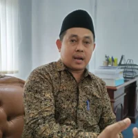 Pemilihan Gubernur dan Wakil Gubernur Sumatera Barat tahun 2024 resmi mempertemukan dua pasangan kandidat yang akan berlaga. KPU Sumatera Barat menetapkan Mahyeldi-Vasko Ruseimy dan Epyardi Asda Ekos Albar sebagai calon resmi untuk Pilkada mendatang, diumumkan pada Minggu, 22 September 2024.