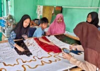 Anak Berkebutuhan Khusus di Kampar Raih Kemandirian Lewat Batik