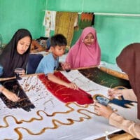 Anak Berkebutuhan Khusus di Kampar Raih Kemandirian Lewat Batik