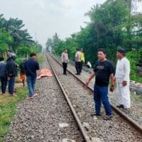Pemotor Tewas Tertabrak Kereta di Perlintasan Kroya Serang, Diduga Terobos Palang Pintu