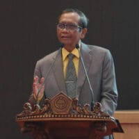 Mahfud MD Kritik Keras: "Masa Laptop dan Buku Juga Wajib Sertifikasi Halal?''