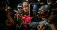 Senyum Ironic Tom Lembong; Tersangka Korupsi Gula Rp 400 Miliar