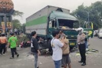 Kecelakaan Truk Kontainer Ugal-ugalan di Tangerang, Tiga Korban Terluka