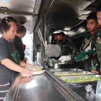 Yonbekpal 1 Sajikan Makanan Gratis dalam Marinir Expo HUT ke-79