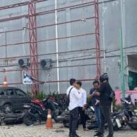 Bentrok Ormas Pecah di Pekanbaru, Belasan Kendaraan Rusak dan Lalu Lintas Terganggu