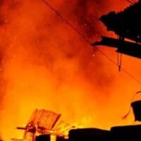 Api Hanguskan 35 Rumah di Kawasan Padat Penduduk Jakarta Barat, Warga Terdampak Mengungsi.