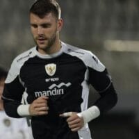 Ketika media-media AS bertanya kepada Maarten Paes soal pengalamannya membela Timnas Indonesia, khususnya ketika bermain di kandang sendiri