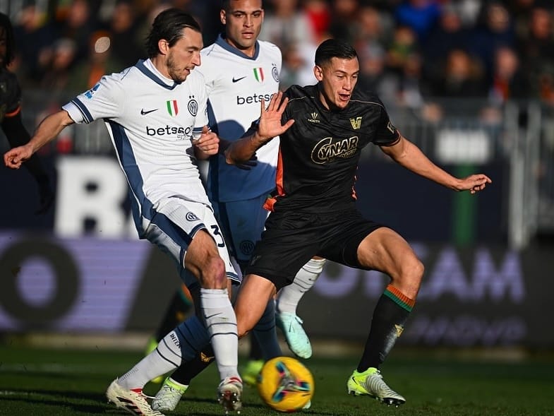 Inter Milan Menang Tipis atas Venezia, Darmian dan Jay Idzes Tampil Ketat