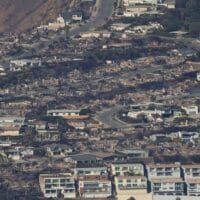 Kebakaran Los Angeles Tewaskan 24 Orang, Narapidana Turun Tangan