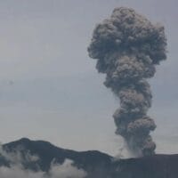 Erupsi Gunung Marapi Guncang Bukittinggi, Warga Panik