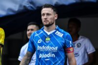 Marc Klok Janji Bawa Persib Menang, Tapi Posisi Intinya Mulai Terancam Thom Haye