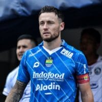 Marc Klok Janji Bawa Persib Menang, Tapi Posisi Intinya Mulai Terancam Thom Haye