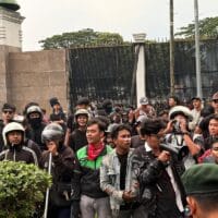 Sejumlah Massa Datangi Rumah Eko Patrio, Akibat Joget-Joget?