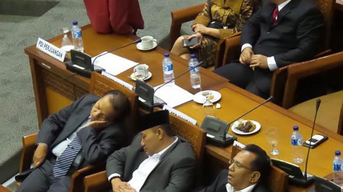 Nikmatnya Jadi Anggota DPR, Kerja 5 Tahun, Dana Pensiun Seumur Hidup