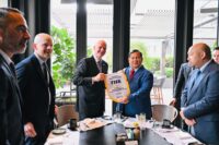 Presiden Prabowo Temui Presiden FIFA di New York