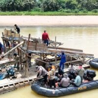 Pacu Jalur Bawa Sungai Kuantan Bersih Setelah Polisi Hancurkan Rakit PETI