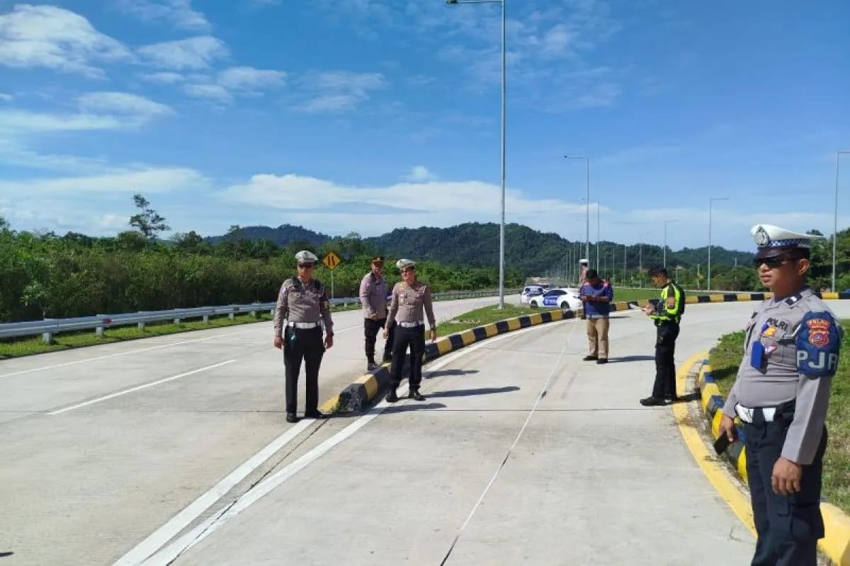 Polisi Buru Sopir Bus ALS Usai Kecelakaan Tol Padang Sicincin