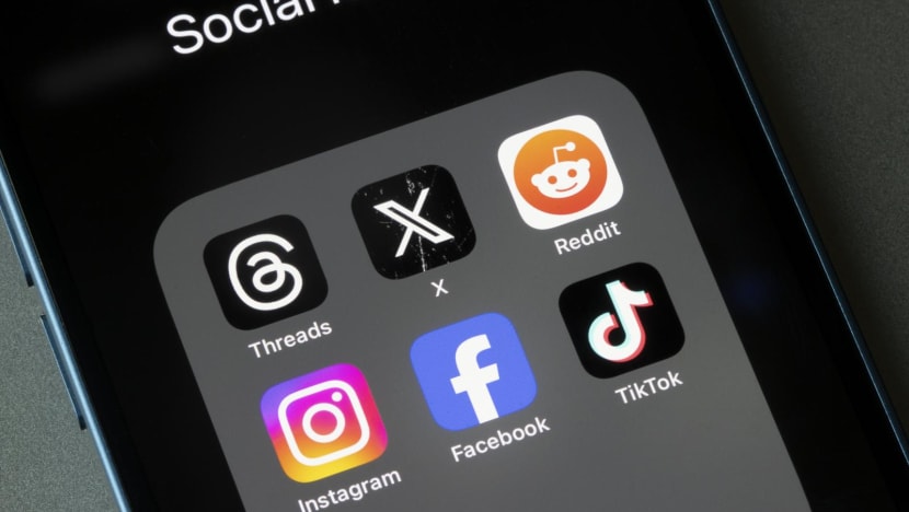 Komdigi Kaji Usulan DPR Terapkan Aturan Satu Orang Satu Akun Medsos