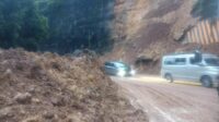 Longsor Kelok 9 Lumpuhkan Jalur Sumbar-Riau Semalaman