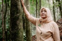 Rosita Tanam Ribuan Pohon, Bogor Makin Hijau !