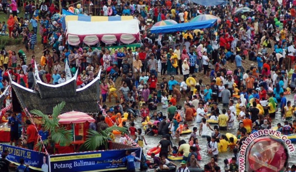 Tak Banyak yang Tahu, Ini Dia Tradisi Ramadhan Kampar yang Selalu Bikin Perantau Pulang Tak Banyak yang Tahu Ini Lima Tradisi Ramadhan Kampar yang Selalu Bikin Perantau Pulang