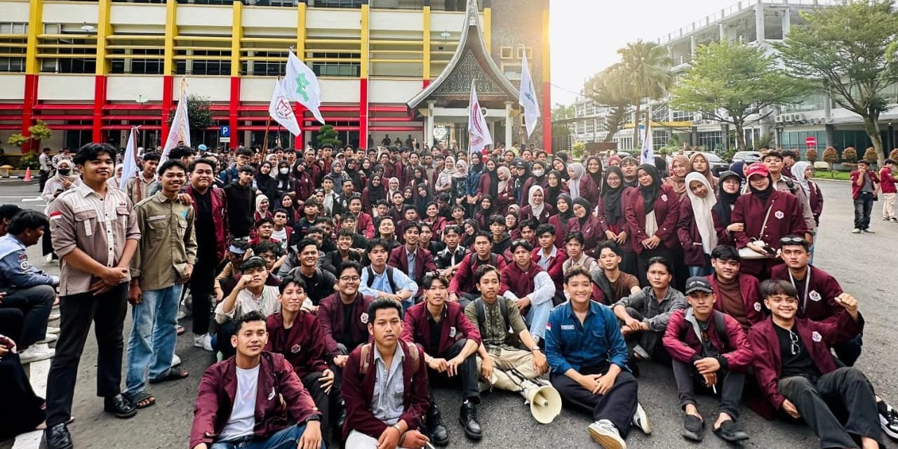 Idealisme Meja Lelang Politik