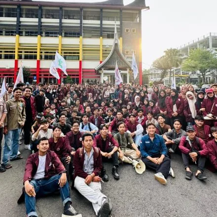 Idealisme Meja Lelang Politik